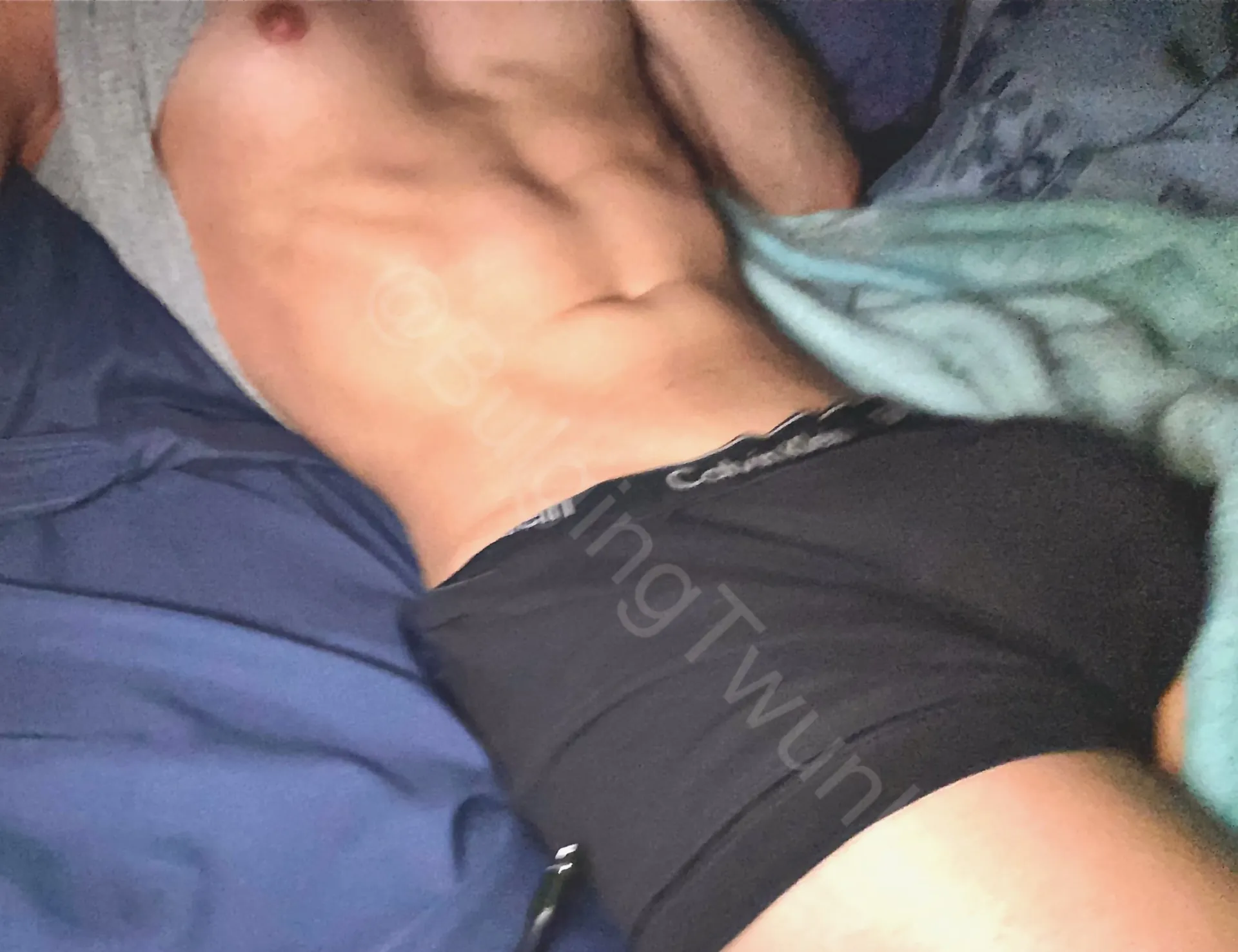 BulgingTwunk camshow