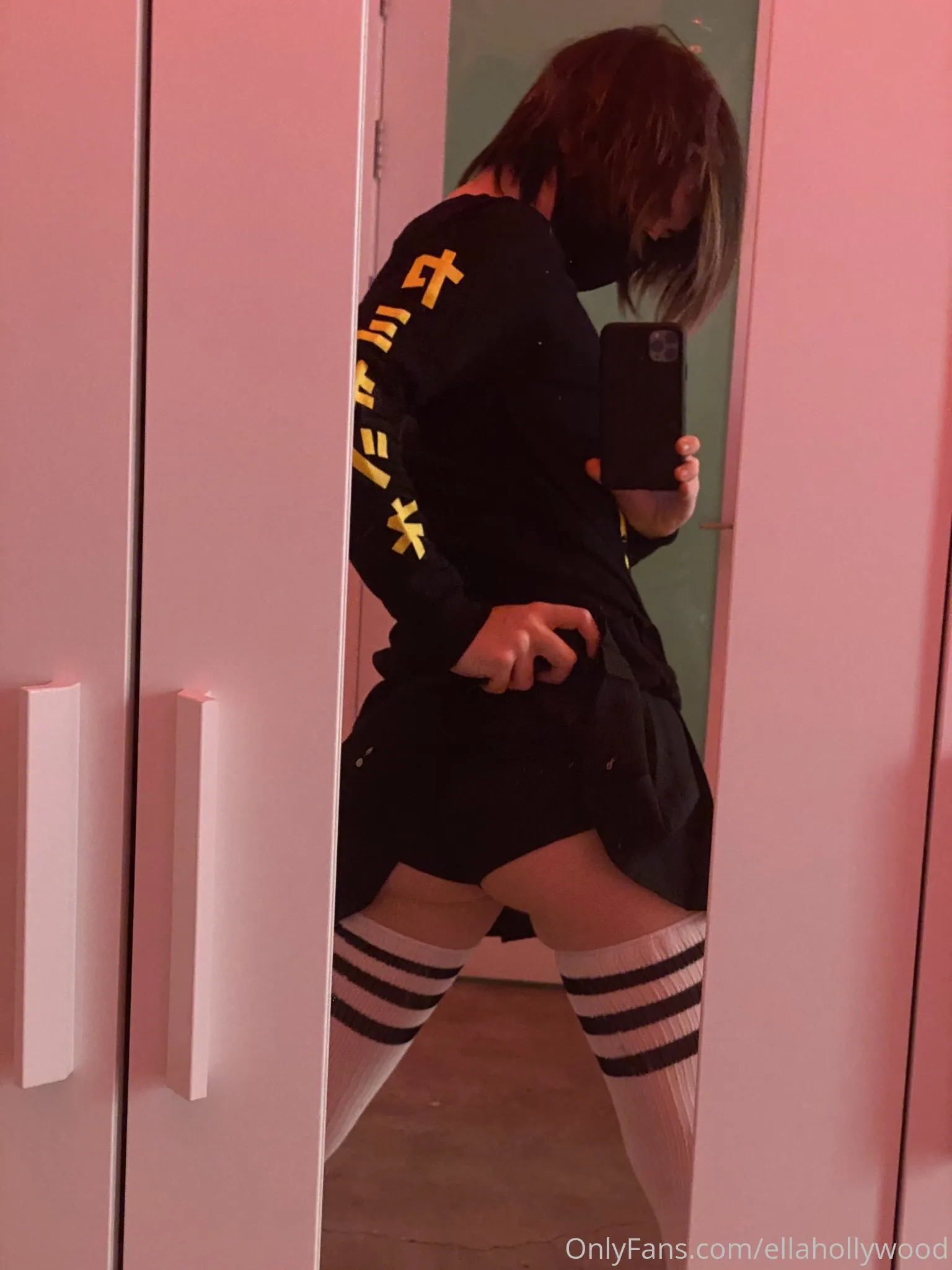 Ella Hollywood camshow