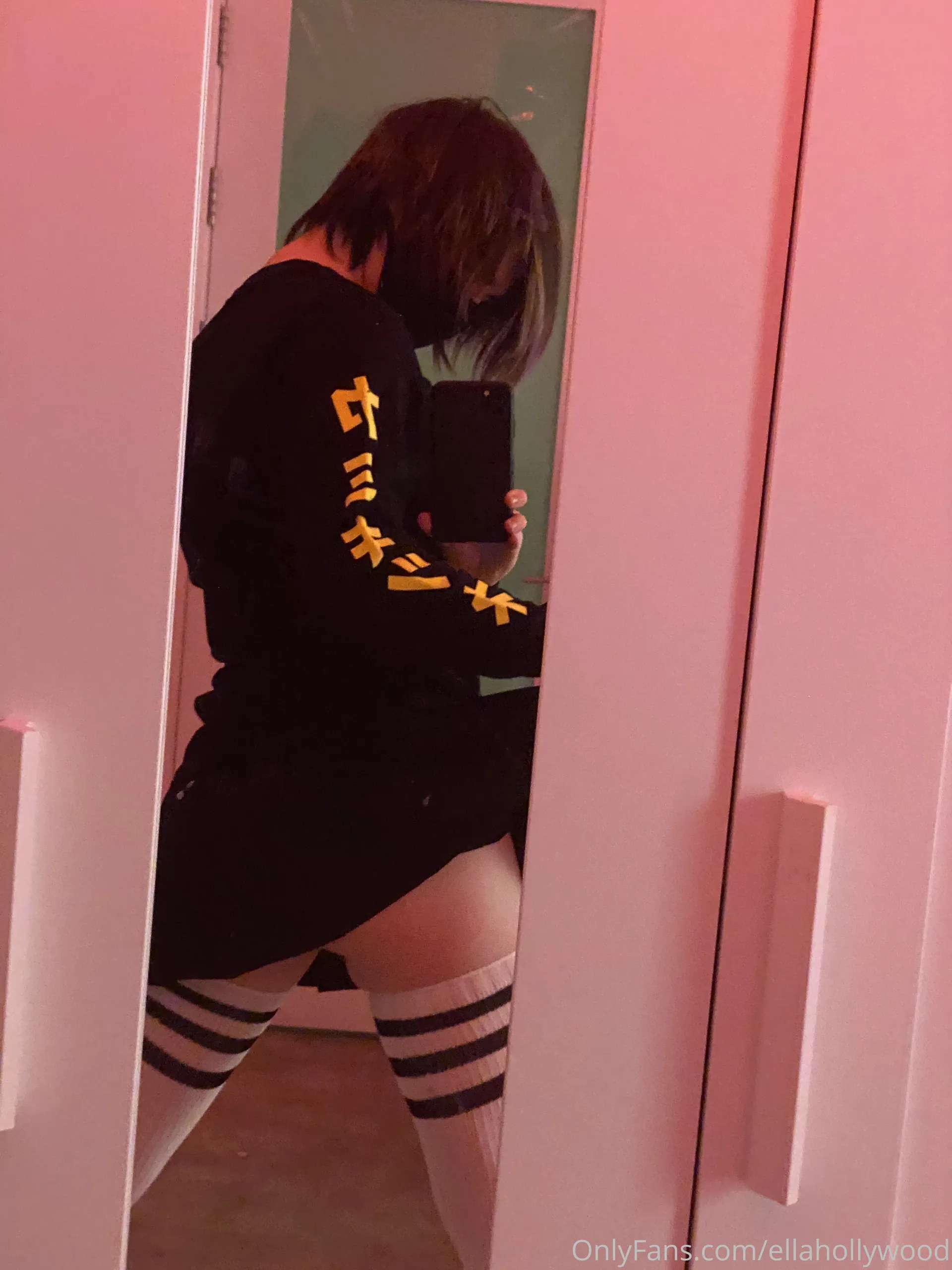 Ella Hollywood camshow