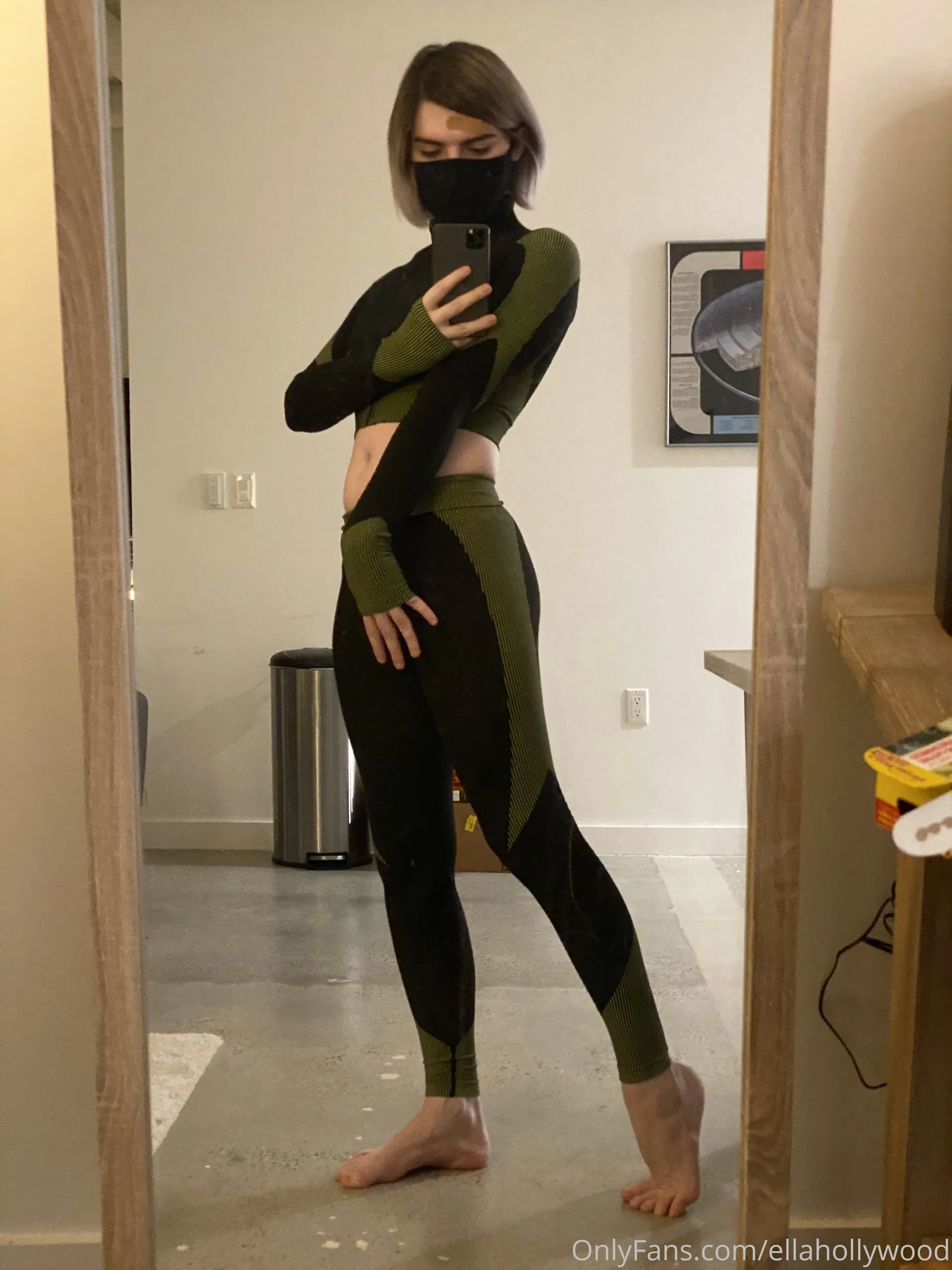Ella Hollywood camshow