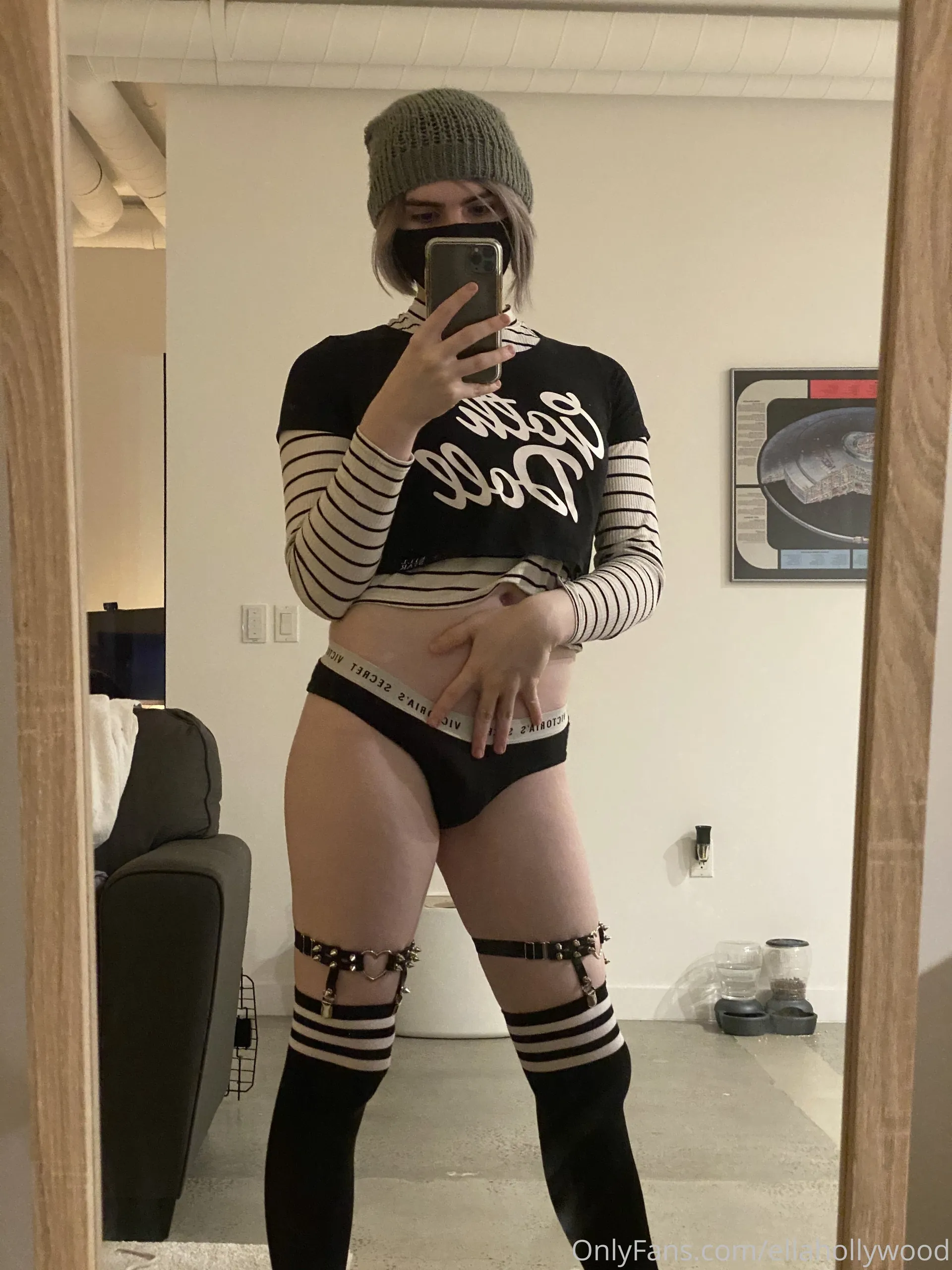 Ella Hollywood camshow