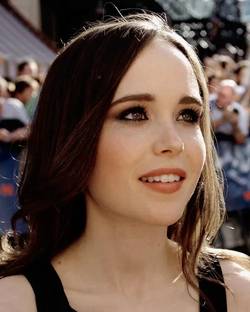Elliot Page (formerly Ellen Page camshow