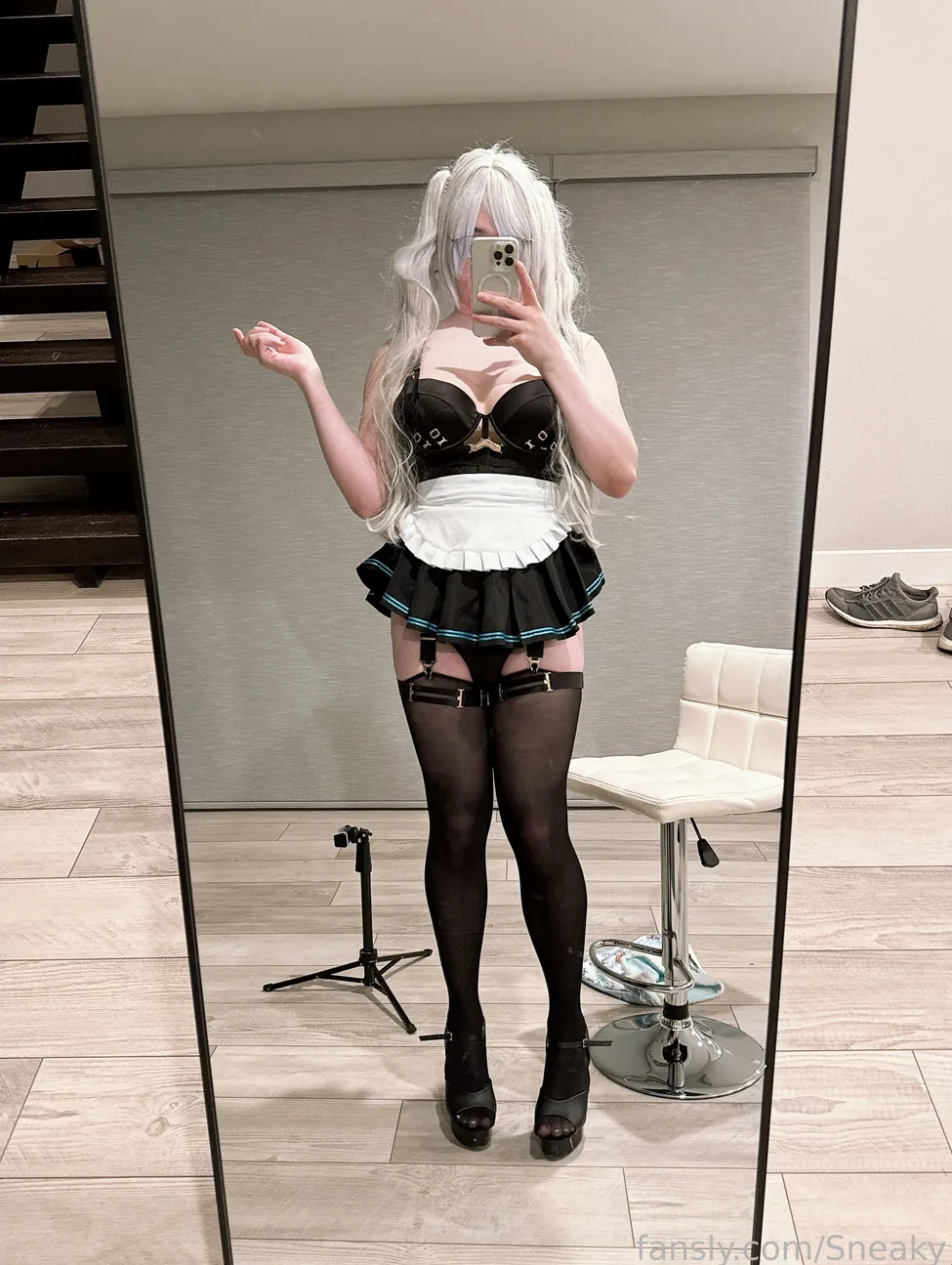Sneaky camshow