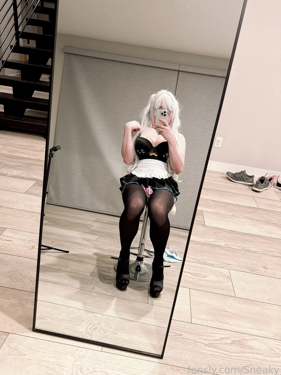 Sneaky — ts nudes & cam show