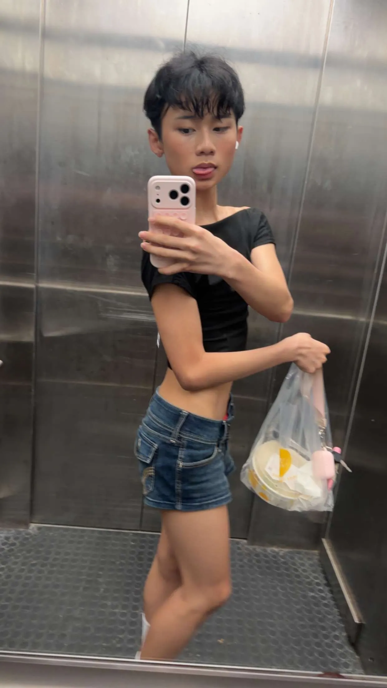 Tinglun Su camshow