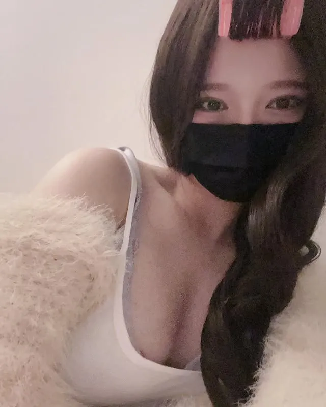 arinbeauty0812 camshow