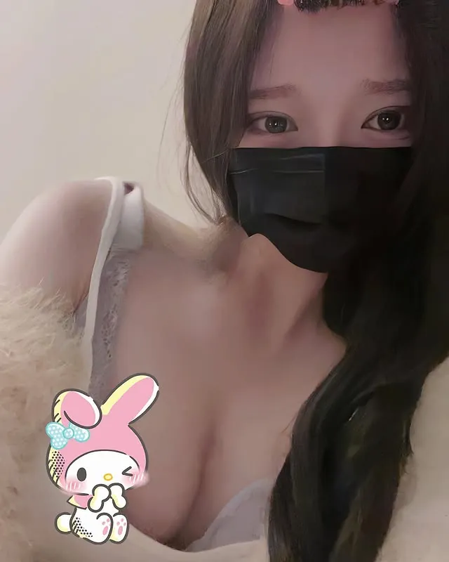 arinbeauty0812 camshow