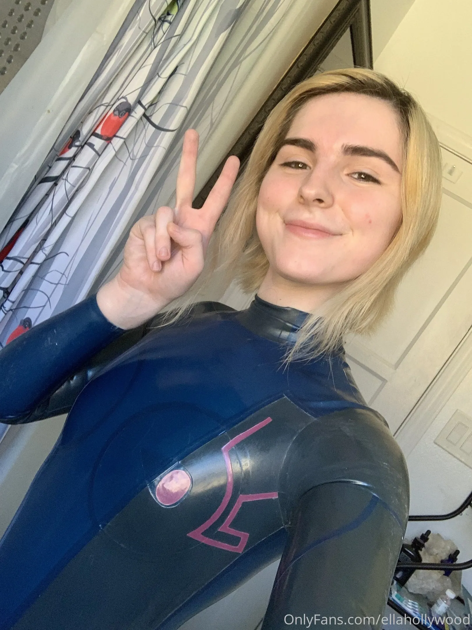 Ella Hollywood camshow