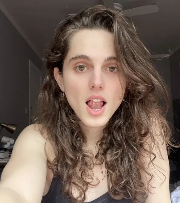 helmet girl camshow