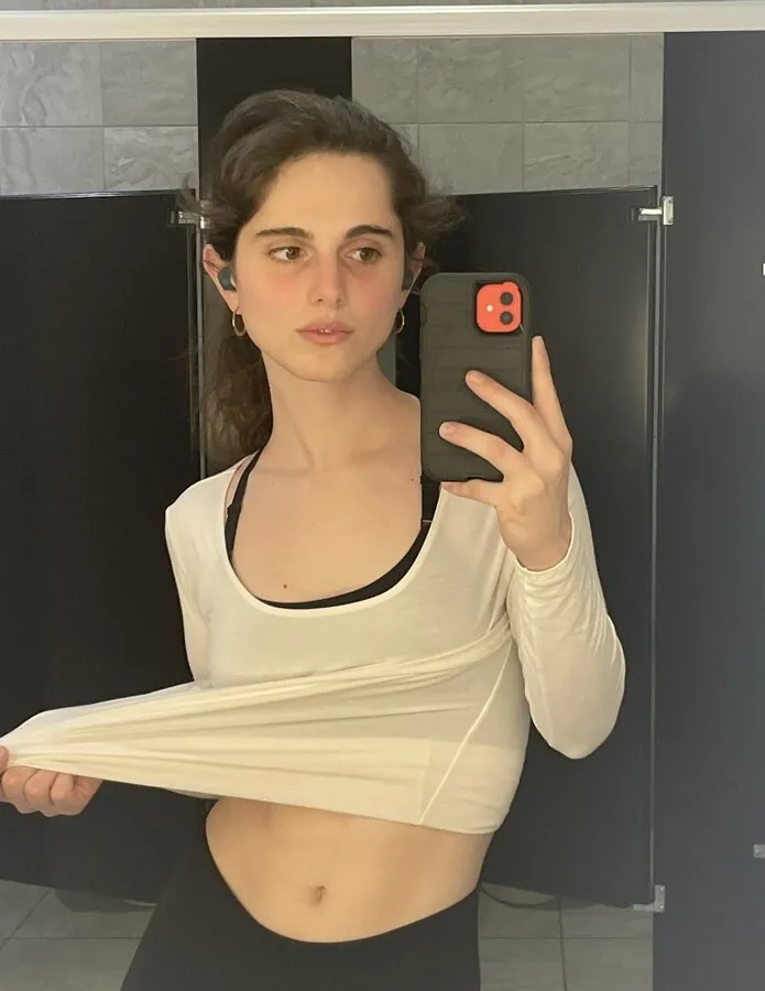 helmet girl camshow