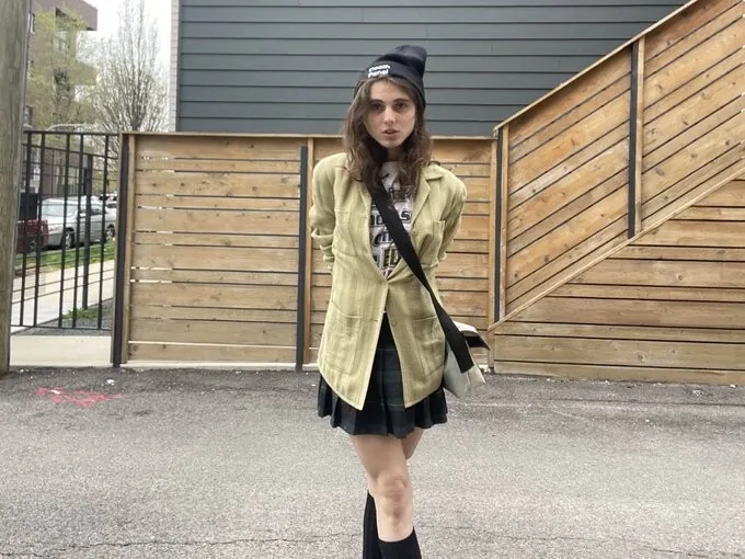 helmet girl camshow