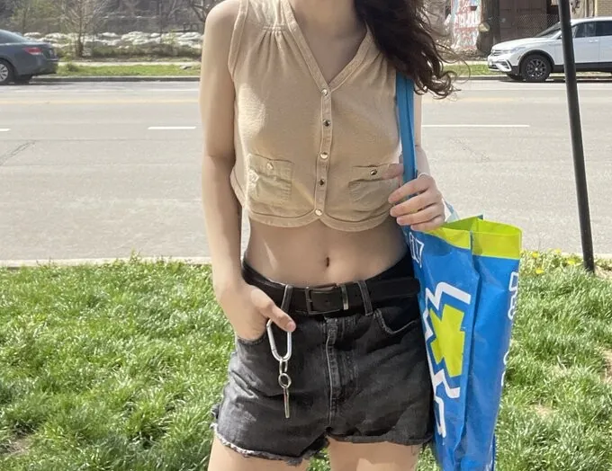 helmet girl camshow