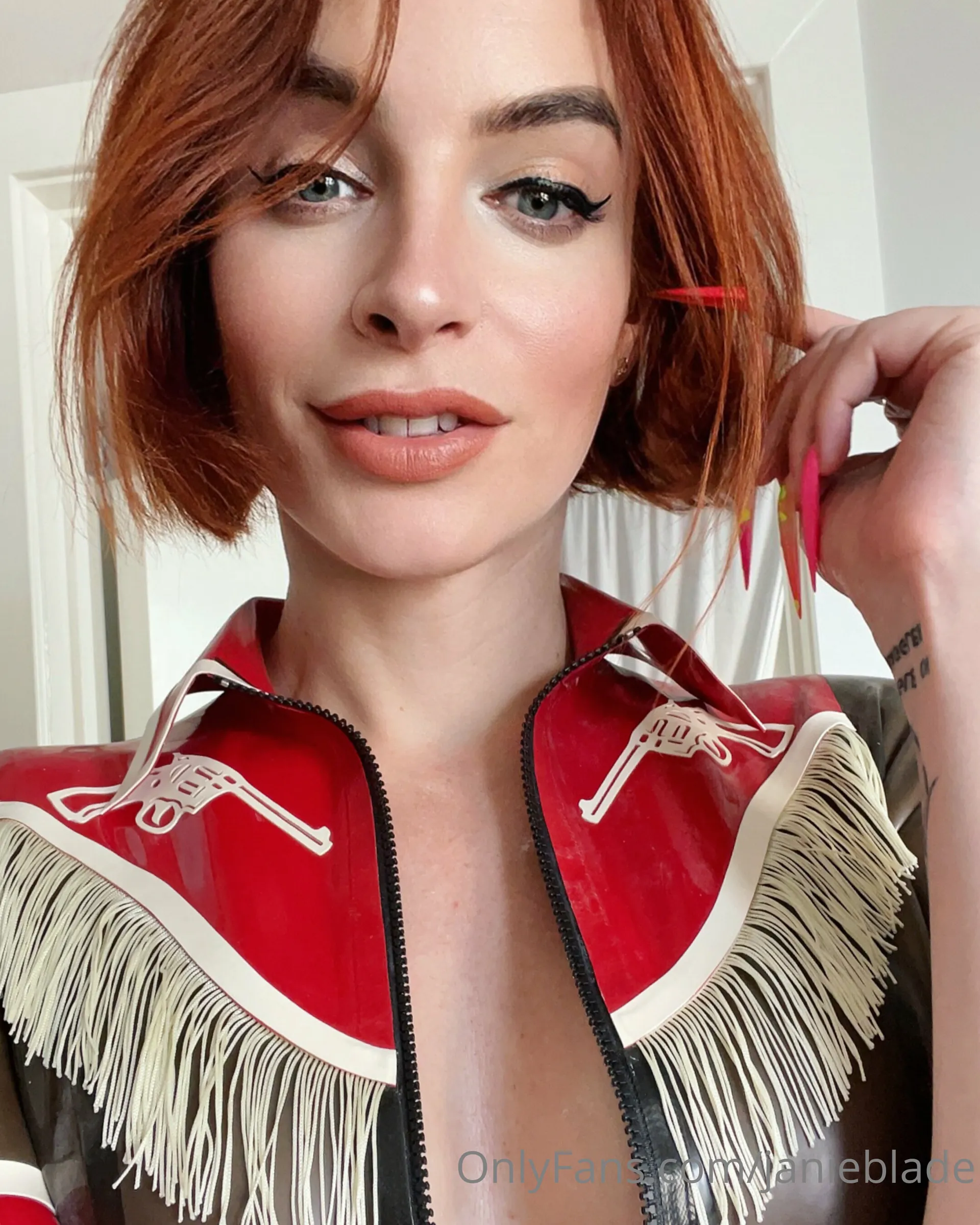 Janie Blade camshow