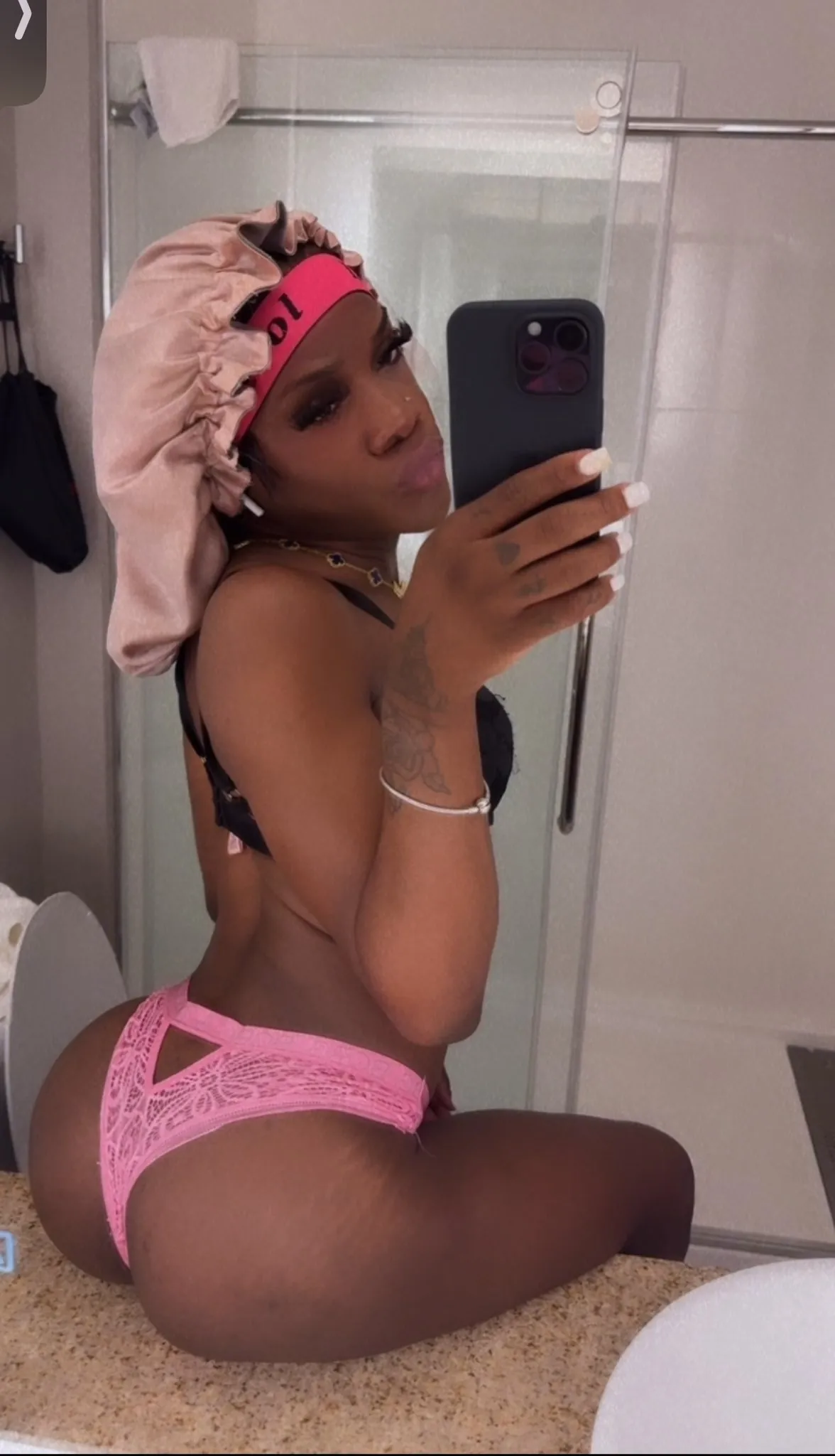 paristhroat_ camshow