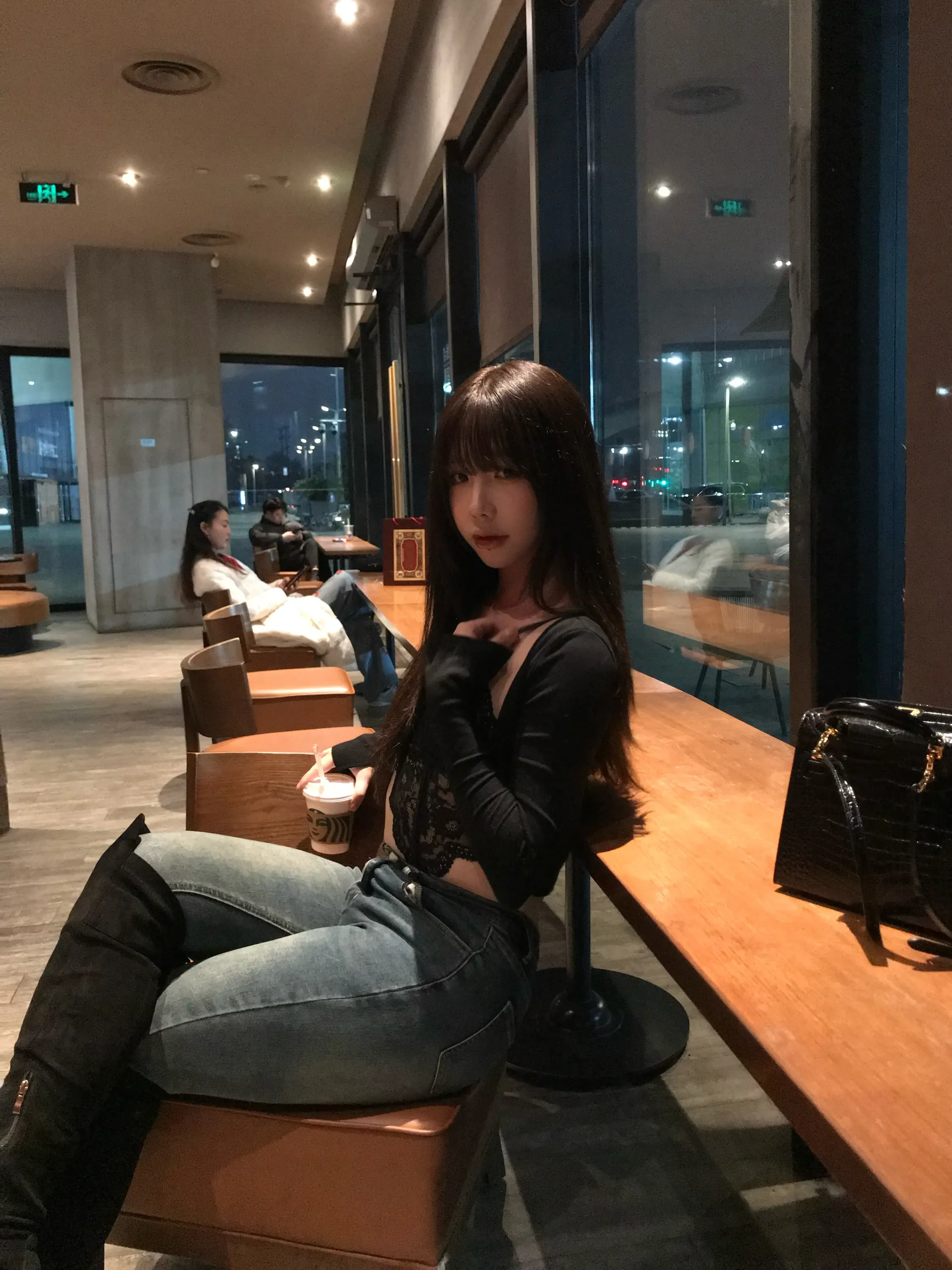 shiliuyelei camshow