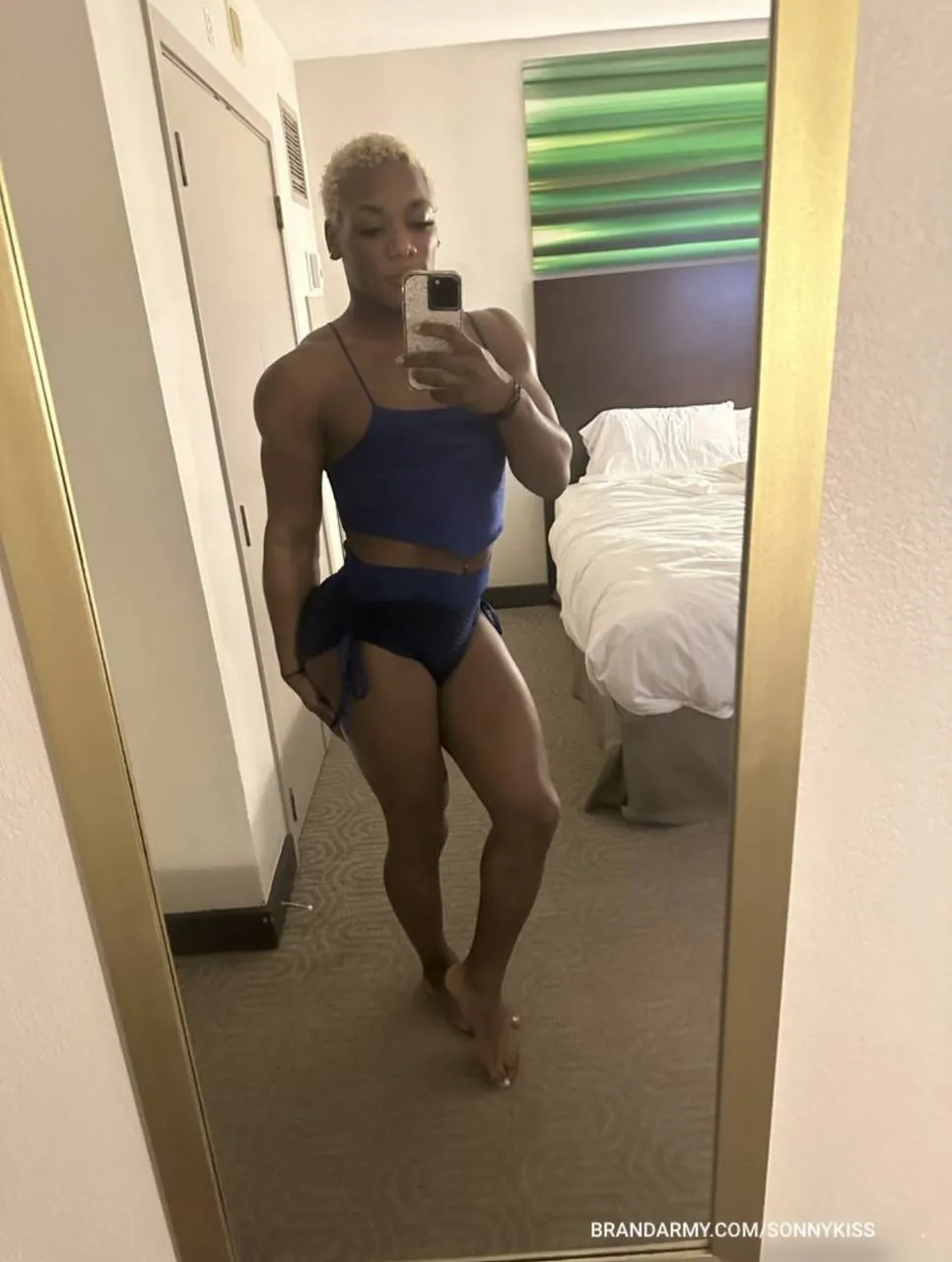 Sonny Kiss nude — trans cam videos