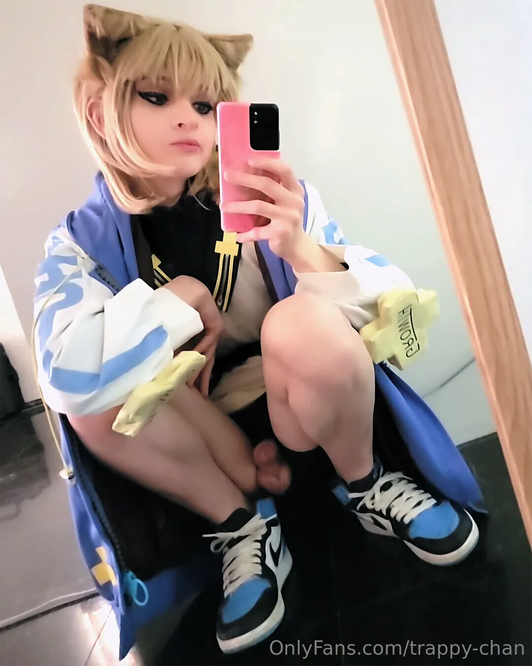 Trappy-chan camshow