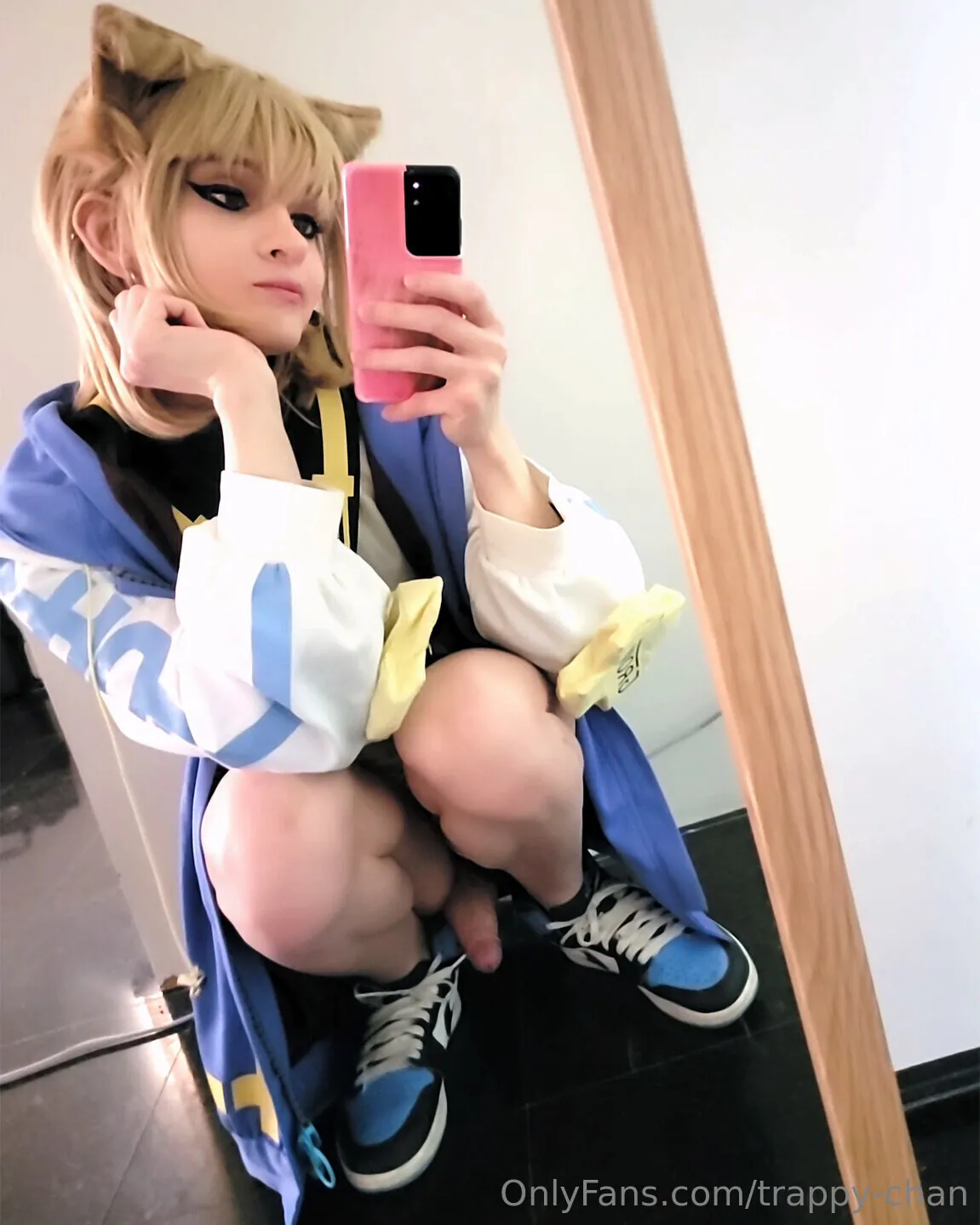 Trappy-chan camshow