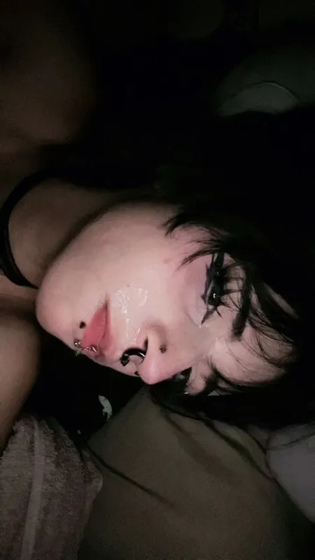 1creppy camshow