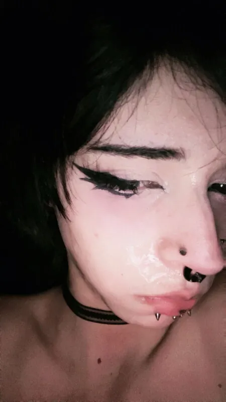 1creppy camshow