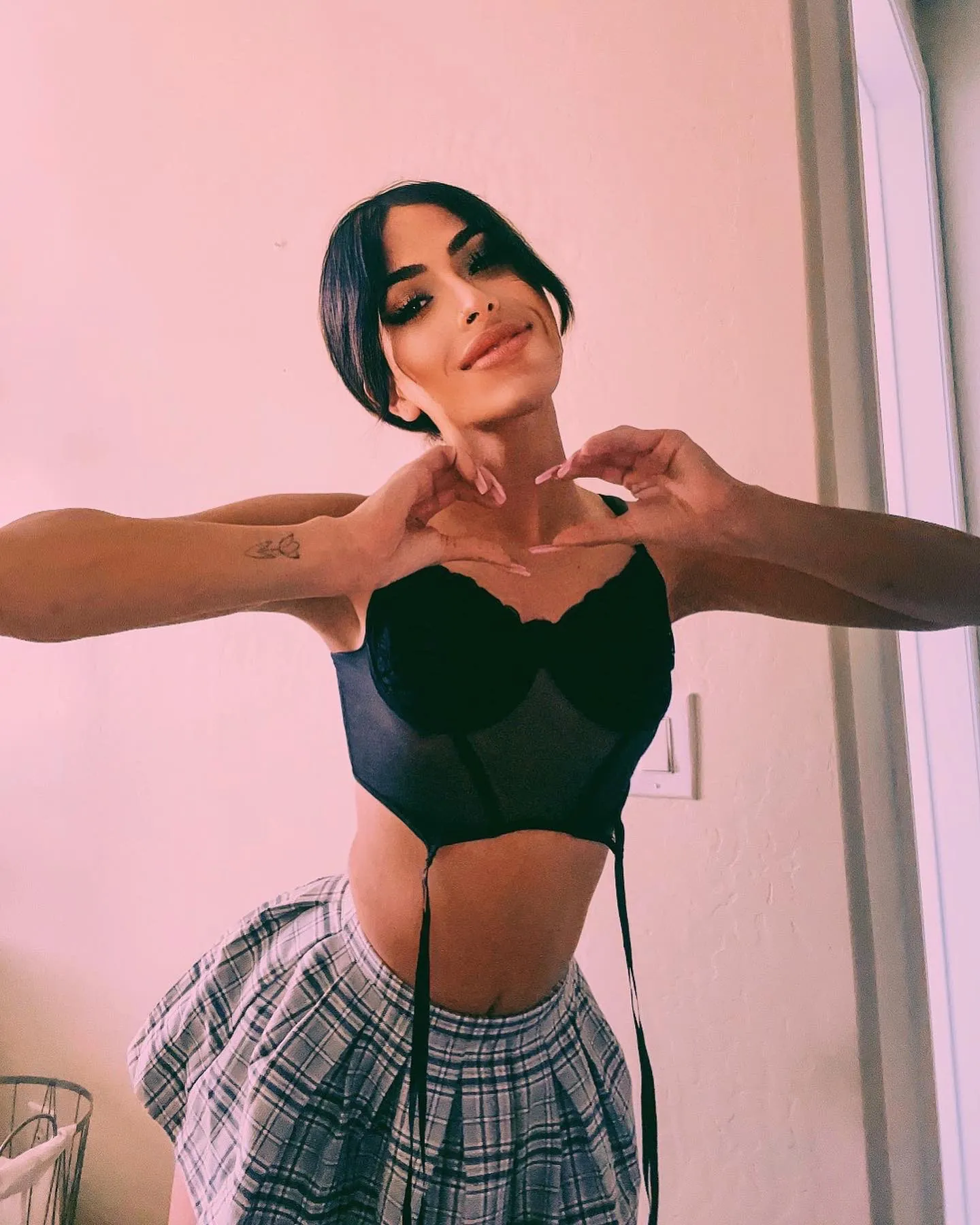 Avery Lust camshow
