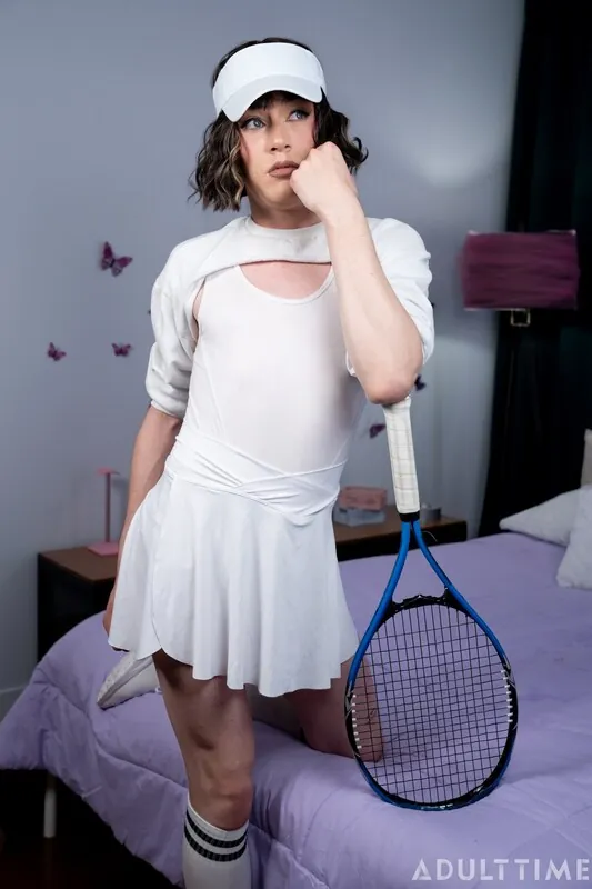 Femboyish camshow