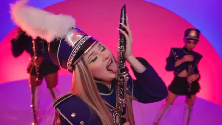 Kim Petras camshow