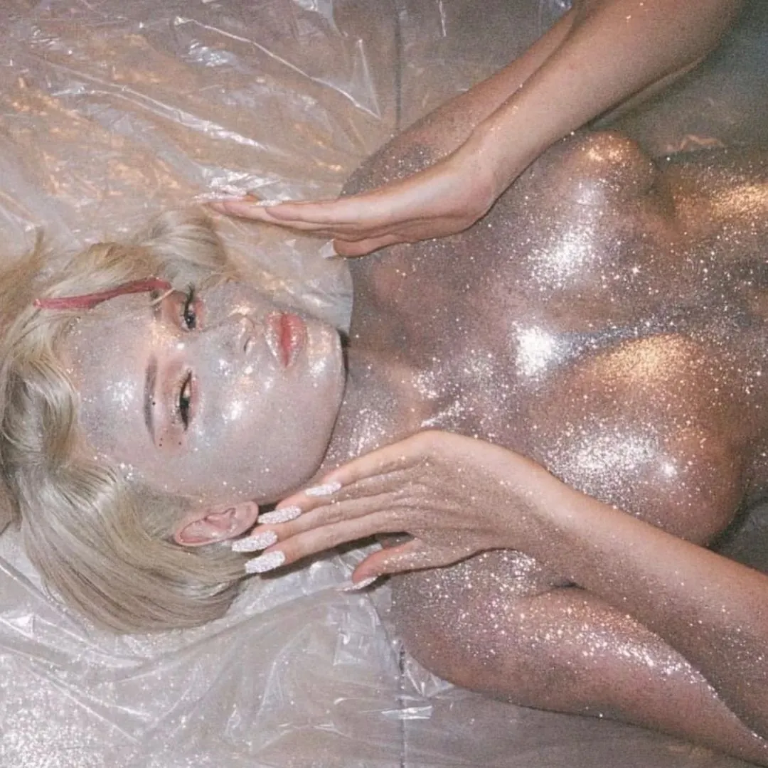 Kim Petras camshow