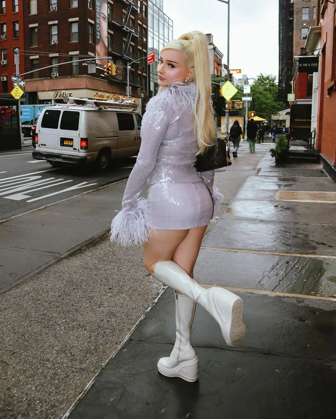 Kim Petras camshow