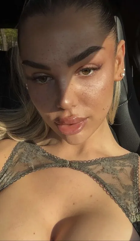 Milaneedls camshow