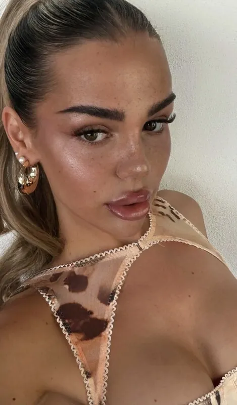 Milaneedls camshow