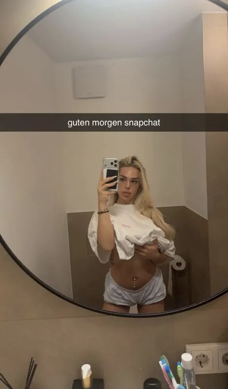 Milaneedls camshow