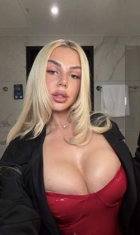 Milaneedls camshow