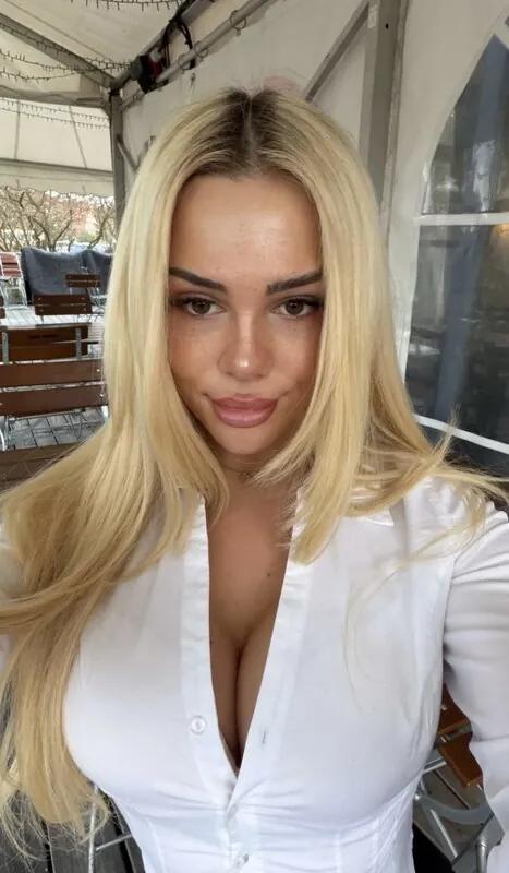 Milaneedls camshow