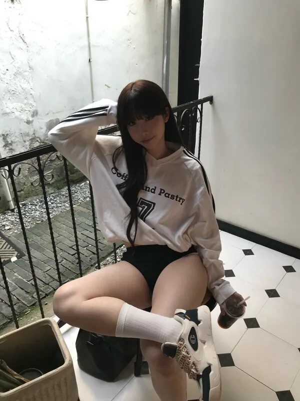 shiliuyelei camshow