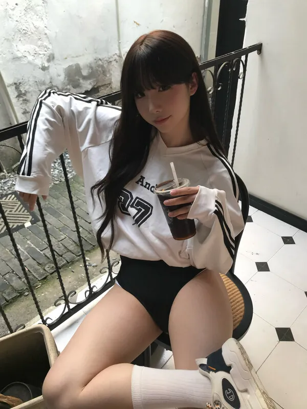shiliuyelei camshow