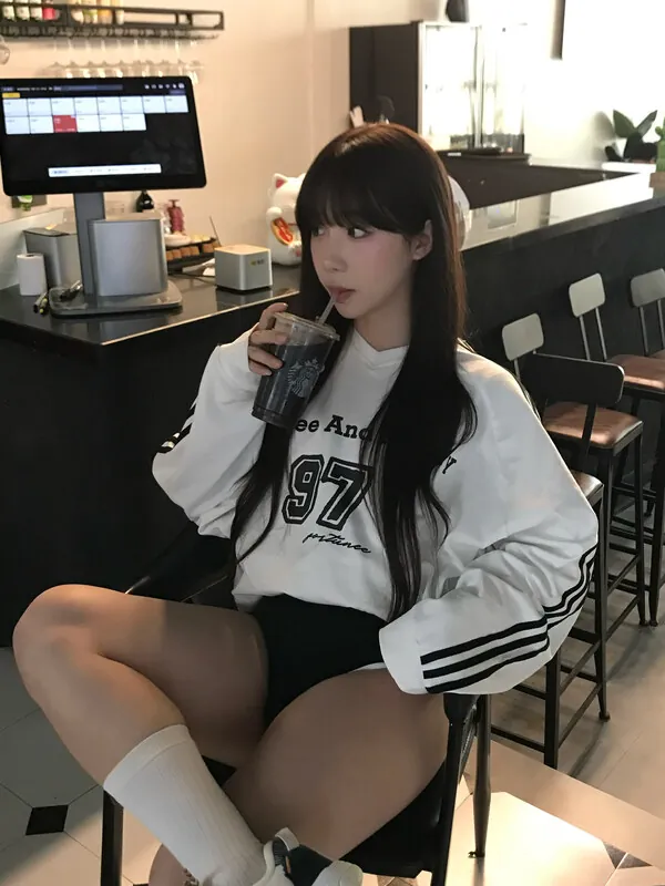 shiliuyelei camshow