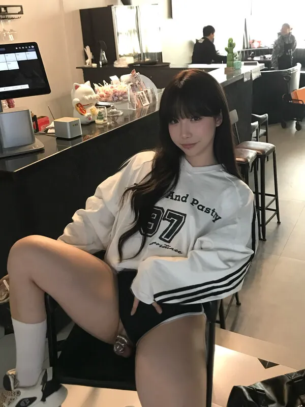 shiliuyelei camshow