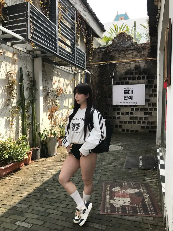 shiliuyelei camshow