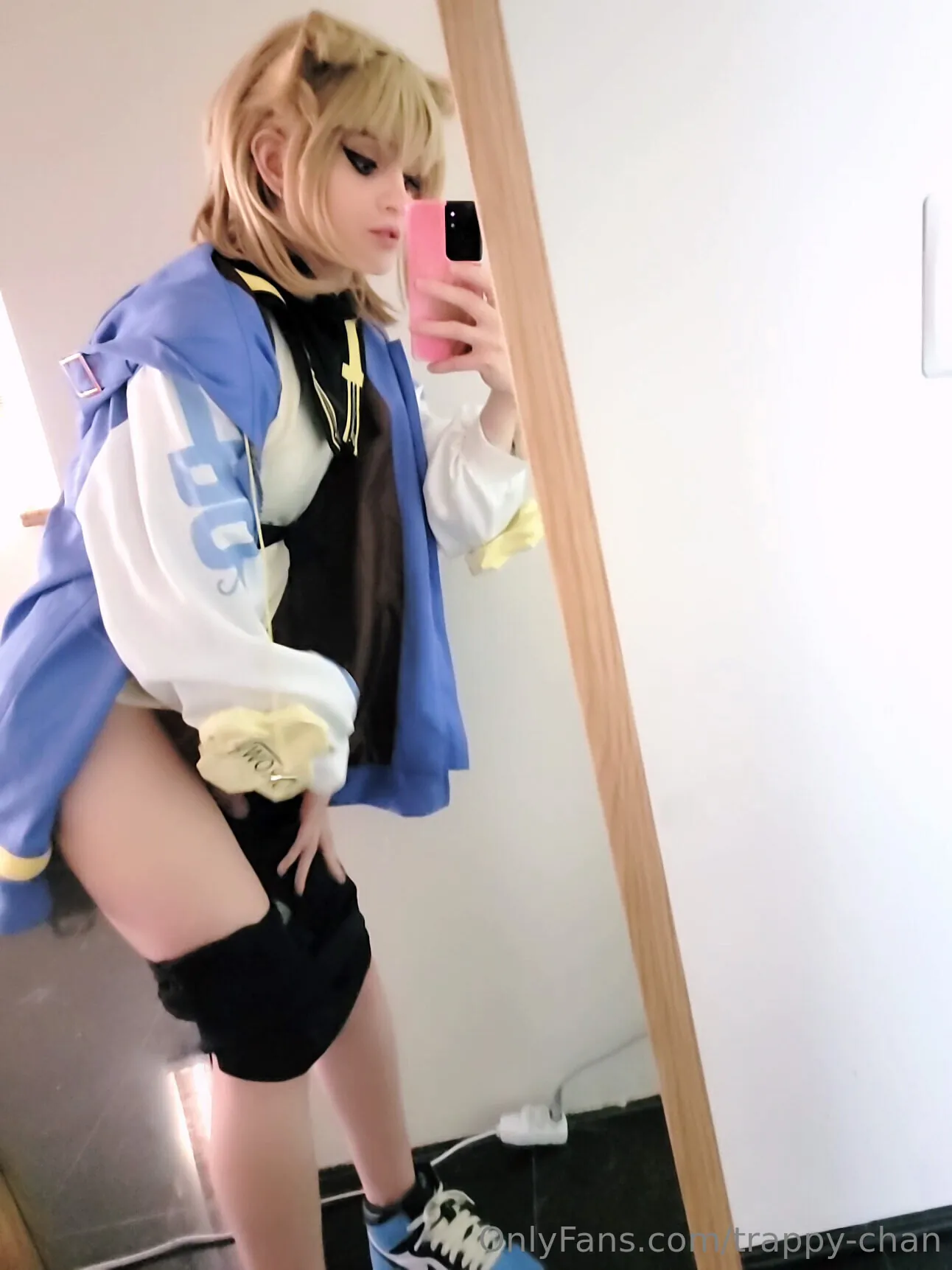 Trappy-chan camshow