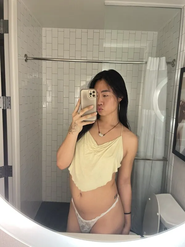 Charli Moon camshow