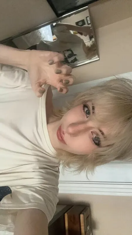 leftlain camshow