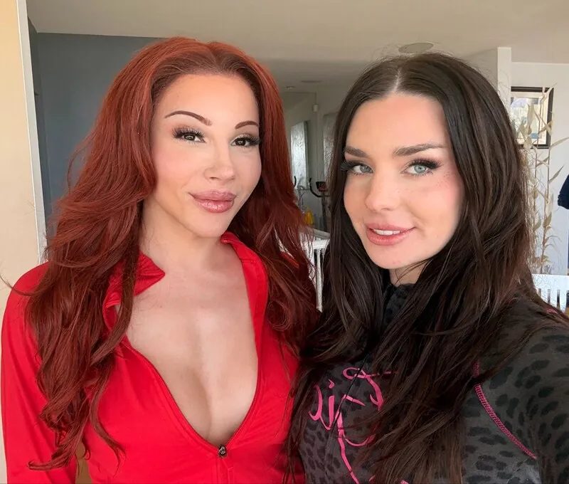 Ariel Demure camshow