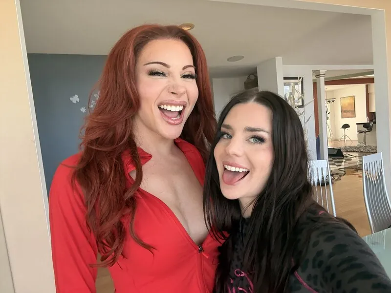 Ariel Demure camshow