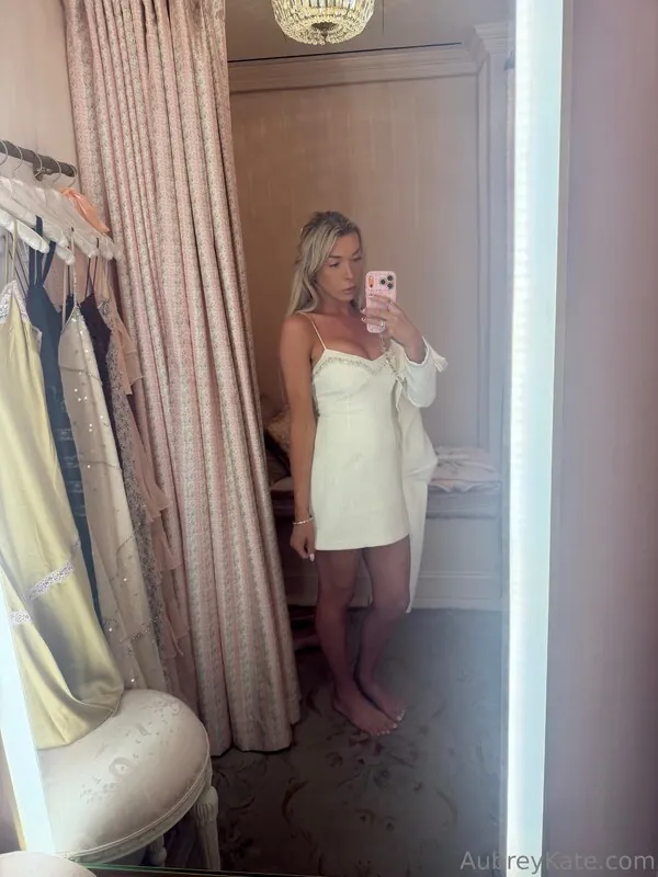 Aubrey Kate — 7 new photos from her ts cam shows