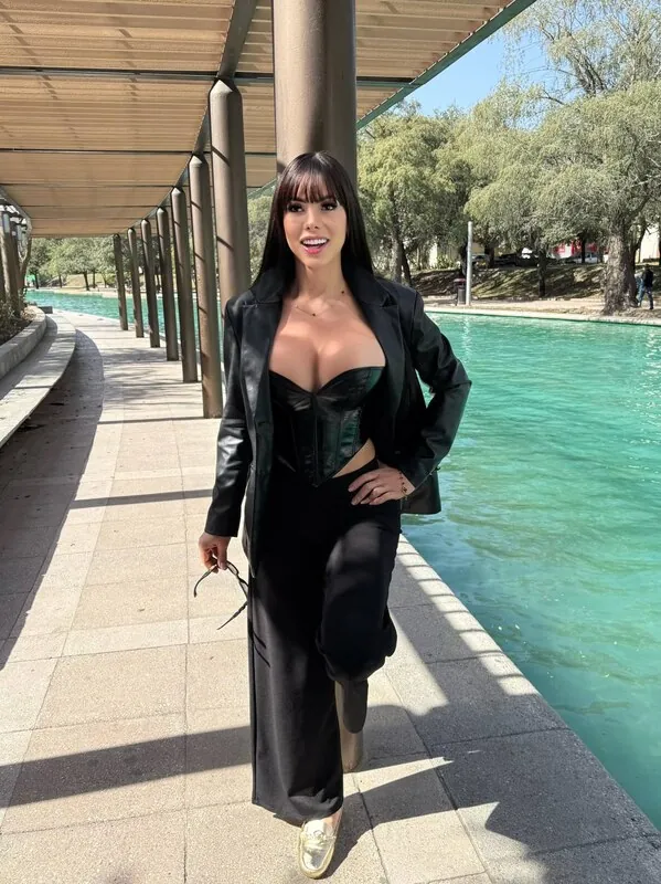 Gia Itzel camshow