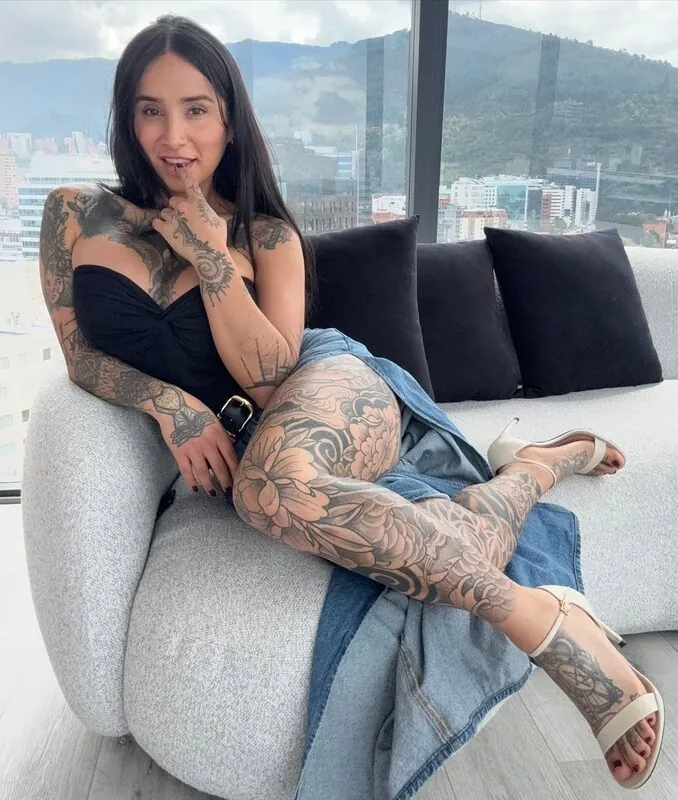Hornyxnicole camshow
