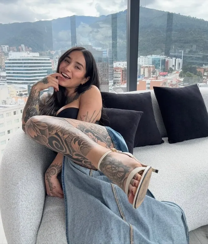 Hornyxnicole camshow