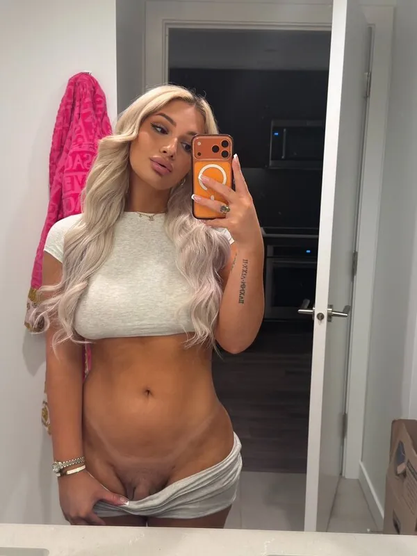 izadoll camshow