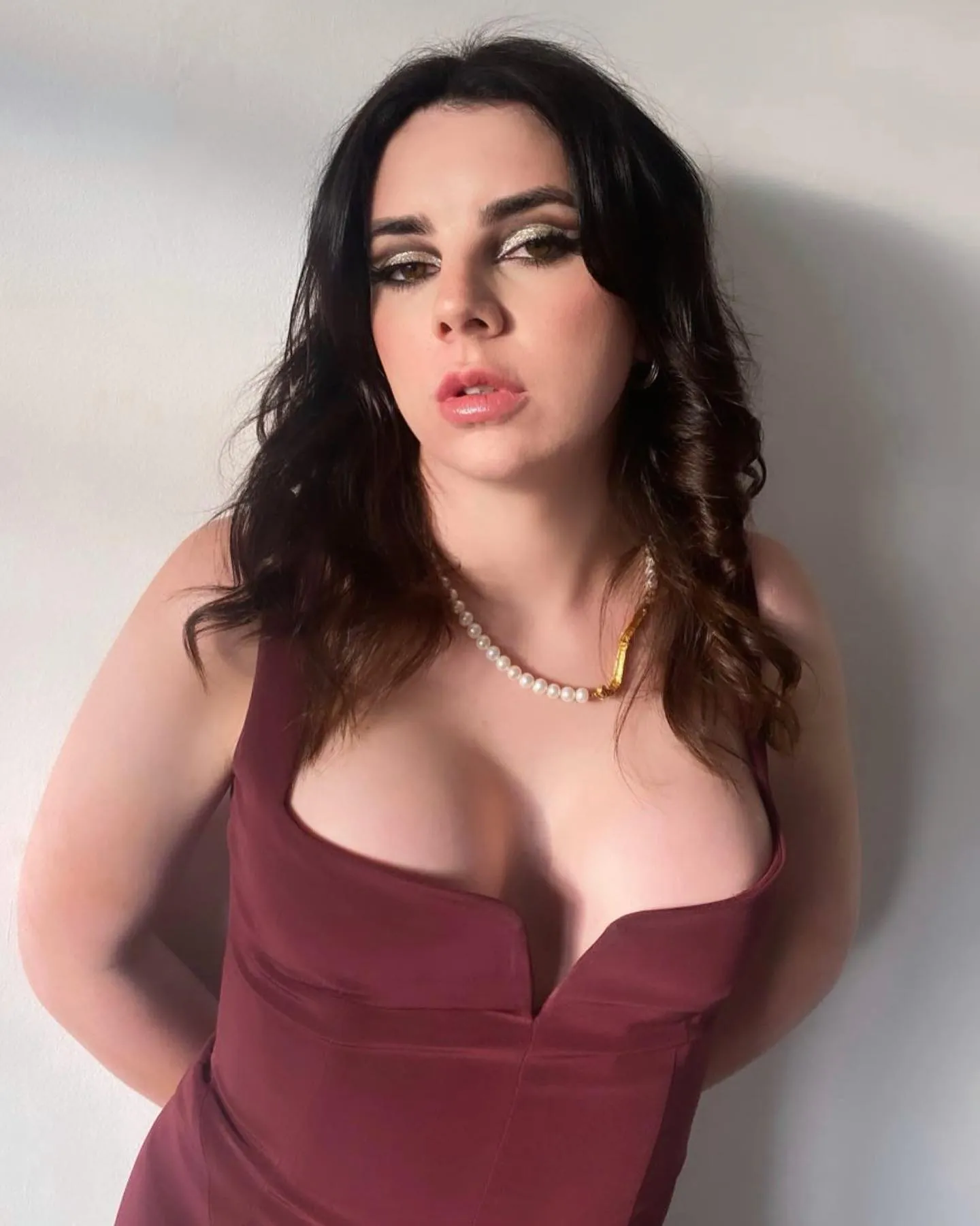 Shon Faye camshow